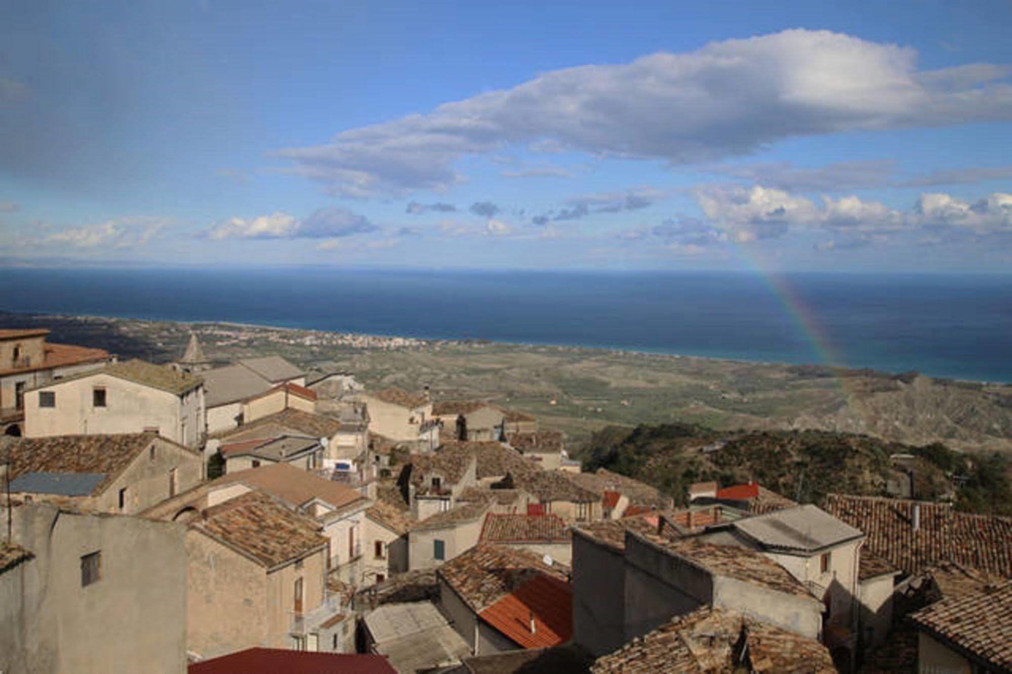 Perla Del Borgo Appartamenti Santa Caterina dello Ionio Exterior photo